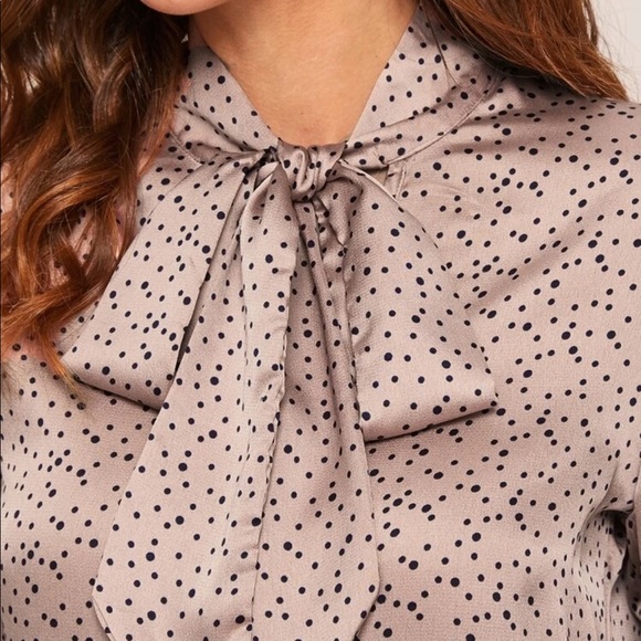 Tie neck polka dot blouse - Picture 5 of 6